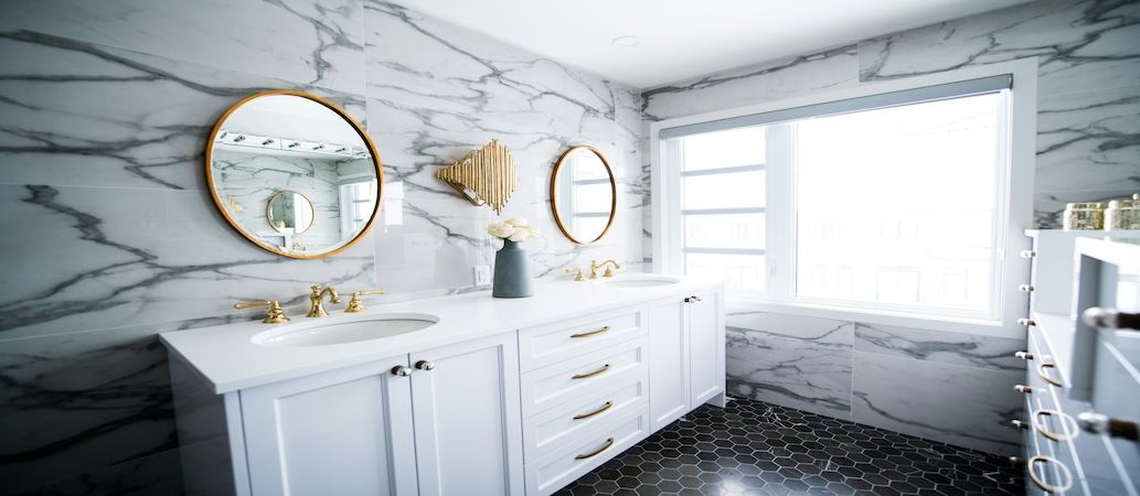 Sleek & Stylish: How to Achieve a Modern Bathroom Design