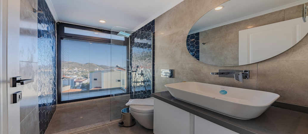 Maintenance Tips For Keeping Your Shower Panels Spotless